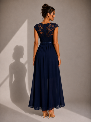 Justyna | Elegancka sukienka maxi z koronką