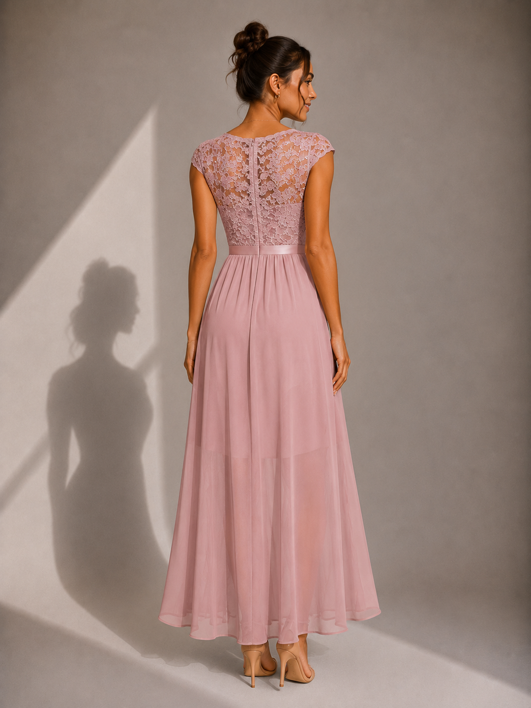 Justyna | Elegancka sukienka maxi z koronką