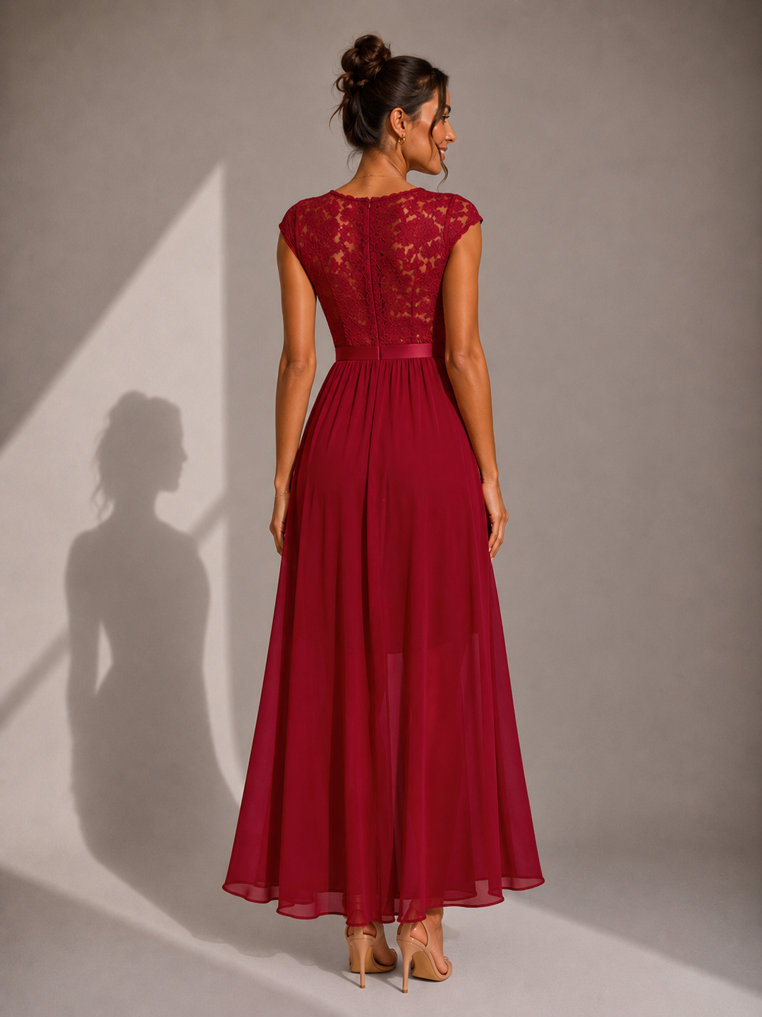 Justyna | Elegancka sukienka maxi z koronką